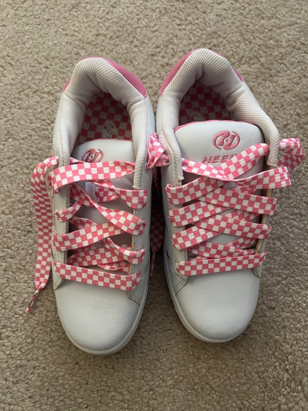 Heelys Kids White Sneakers with Pink Checkerboard Laces